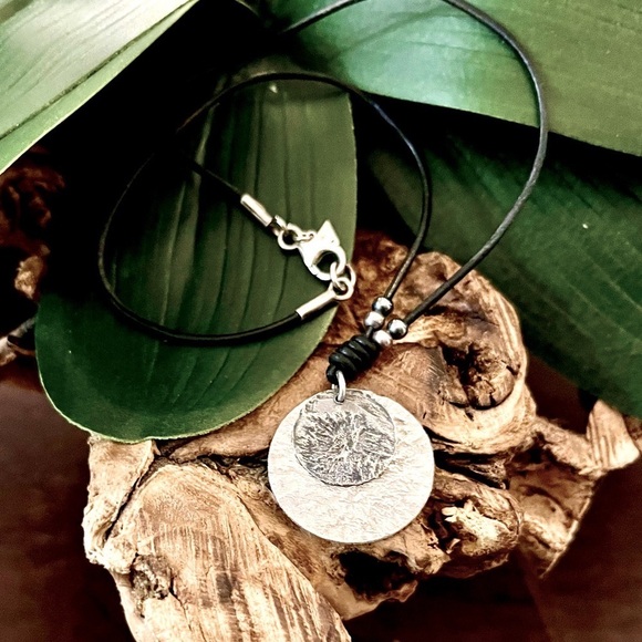 Silpada Vintage Rare Oxidized Sterling Silver 2 Discs Leather Corded Necklace - Picture 9 of 9